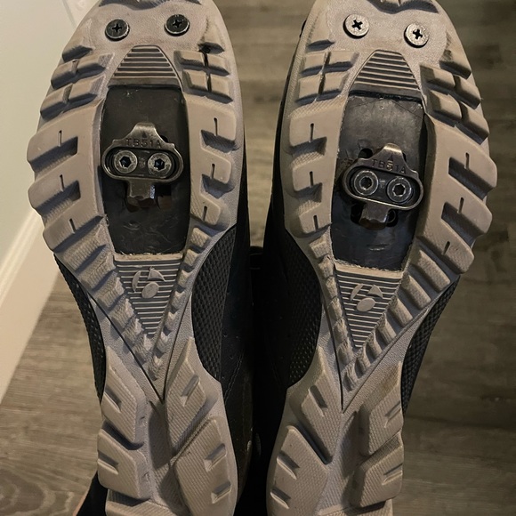 Bontrager Cycling Shoes - Picture 2 of 3